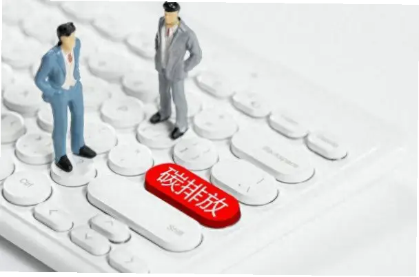 如何确保保费与风险匹配？按比例赔付薪资覆盖赛季剩余部分